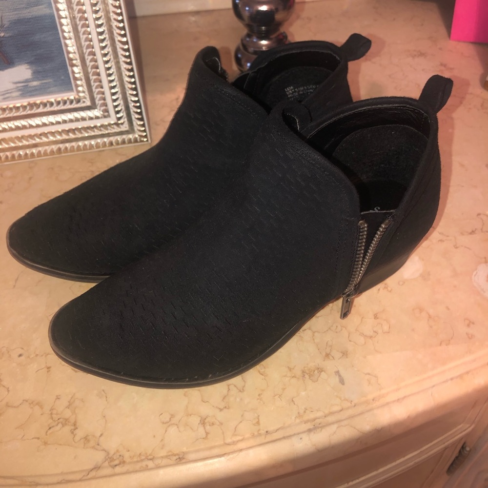 Black just fab boots